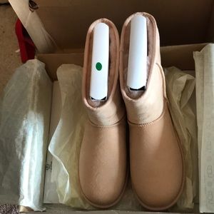 Ugg -Amber Pink-Brand New -Size:11